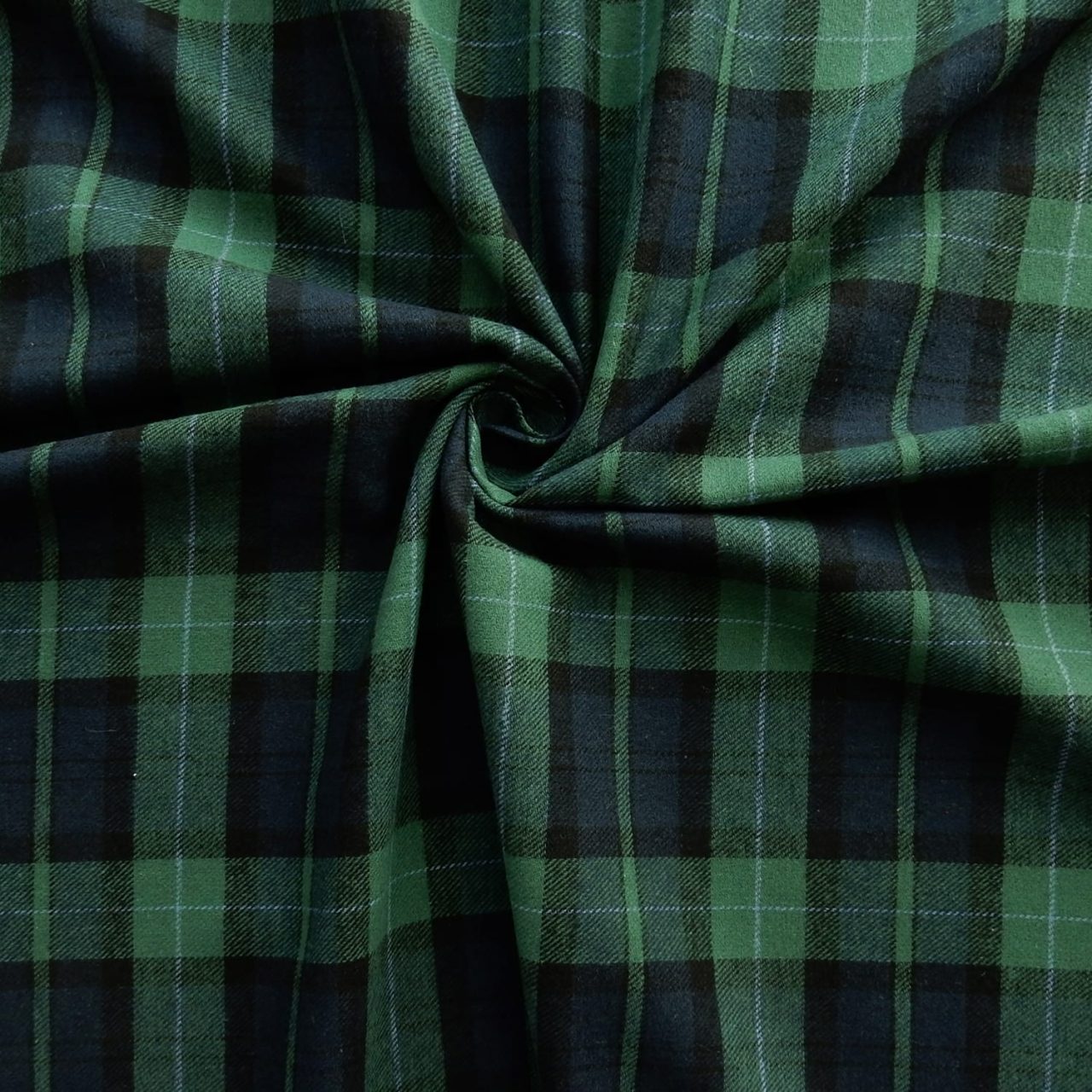 flannel-yarn-dyed-plaid-black-watch-swirl