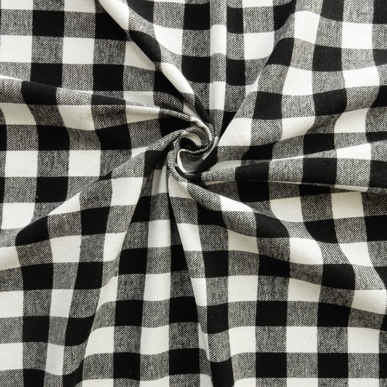 flannel-yarn-dyed-plaid-buffalo-plaid-black-white-swirl
